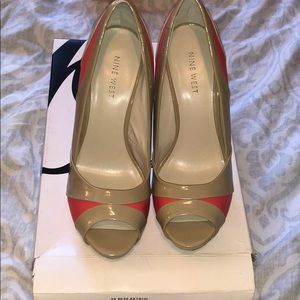 Nine West coral and beige heel